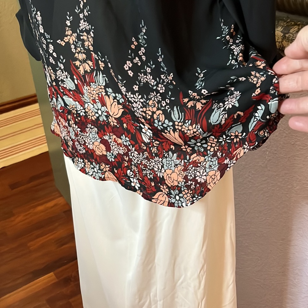 Adorable Maurices Pullover Black Floral Long Sleeve/V-Neck Top Sz M - Picture 4 of 10